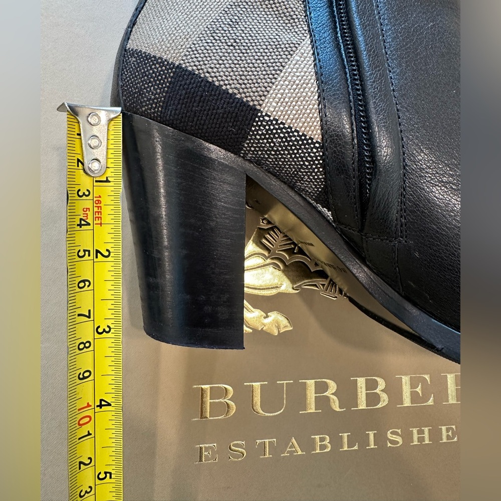 Burberry Black and Beige Ankle Booties They Are Beautiful But A Tad Small For Me - Picture 11 of 16